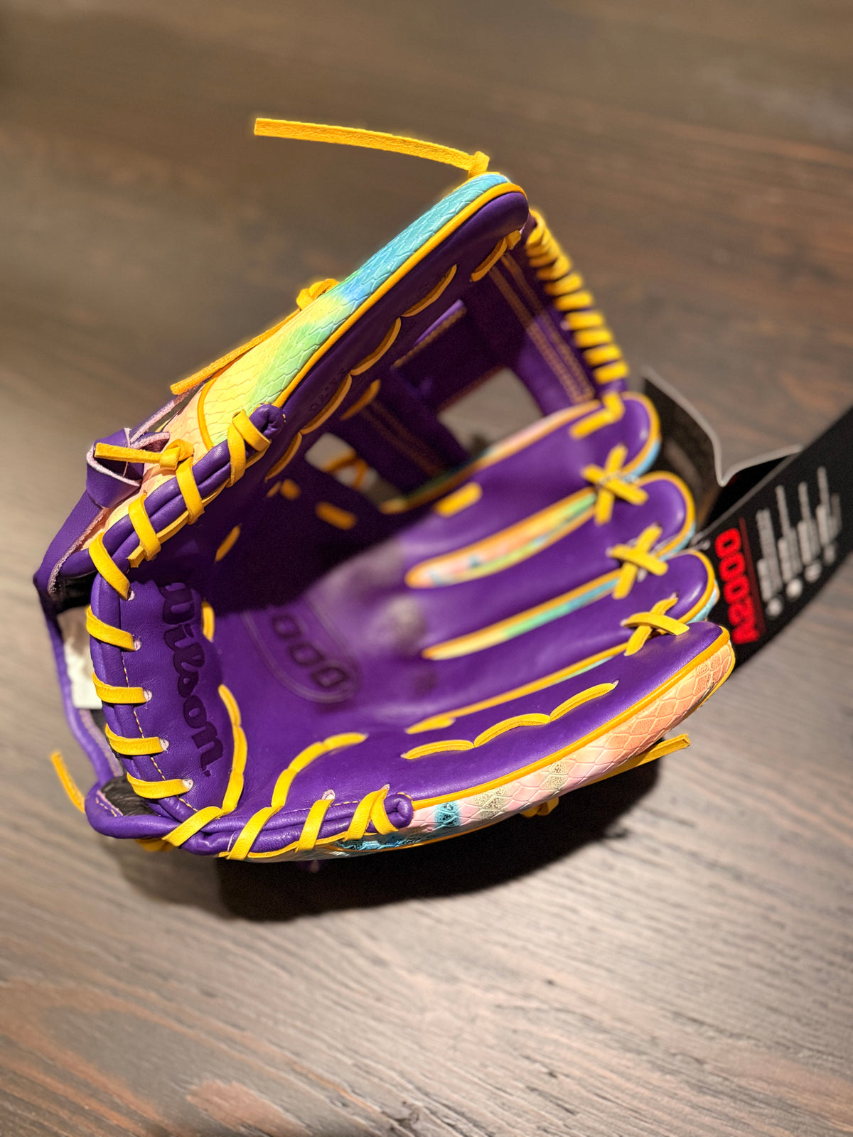 **SUPER RARE - Peace and Love IG Exclusive (Wilson 11.75'' - A2000 1975 Series Glove)
