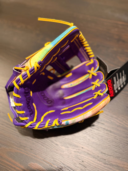 **SUPER RARE - Peace and Love IG Exclusive (Wilson 11.75'' - A2000 1975 Series Glove)