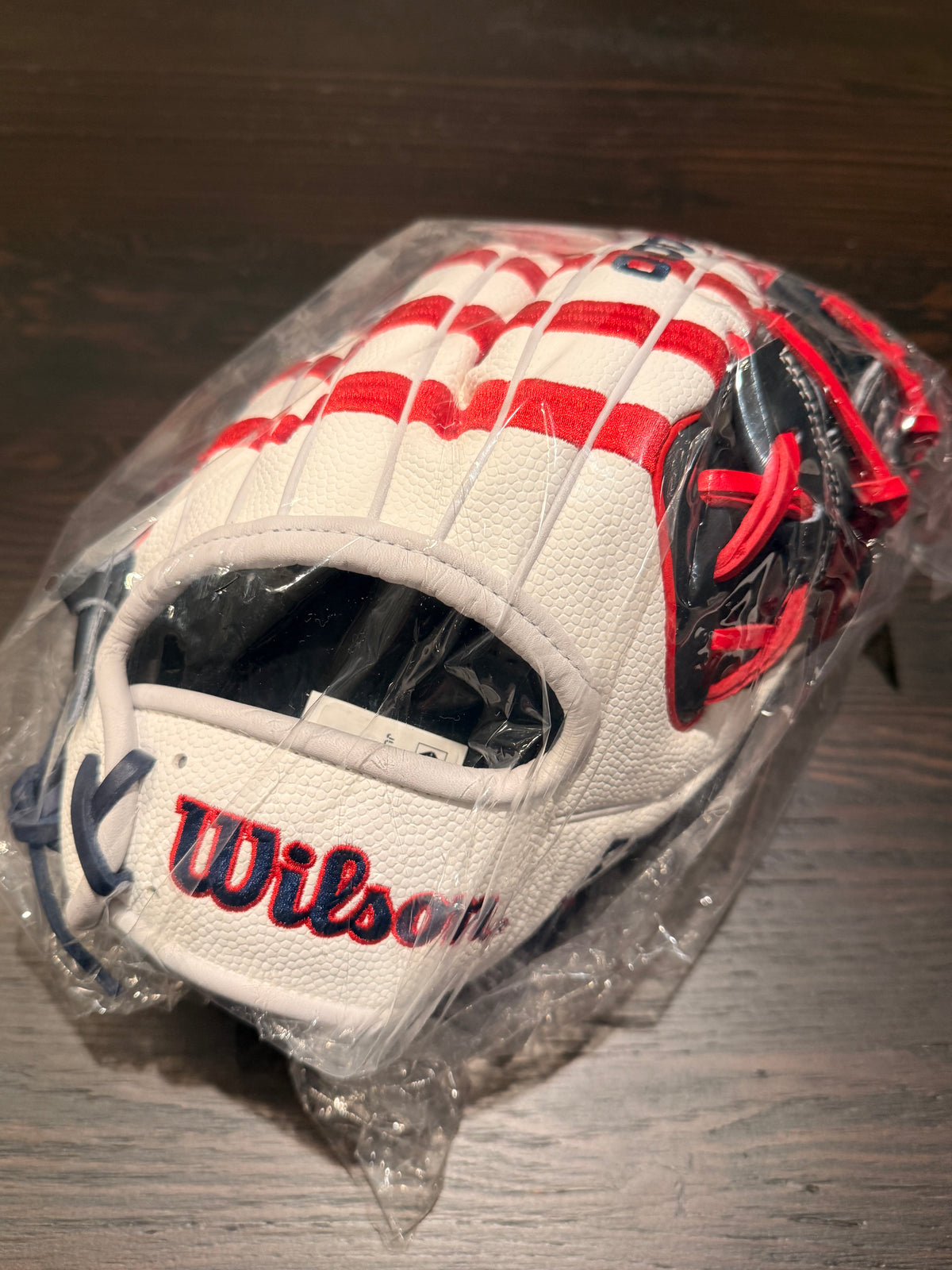 2026 Banner A2000® 1975SS  (Wilson 11.75'' - 1975 Infield Glove)