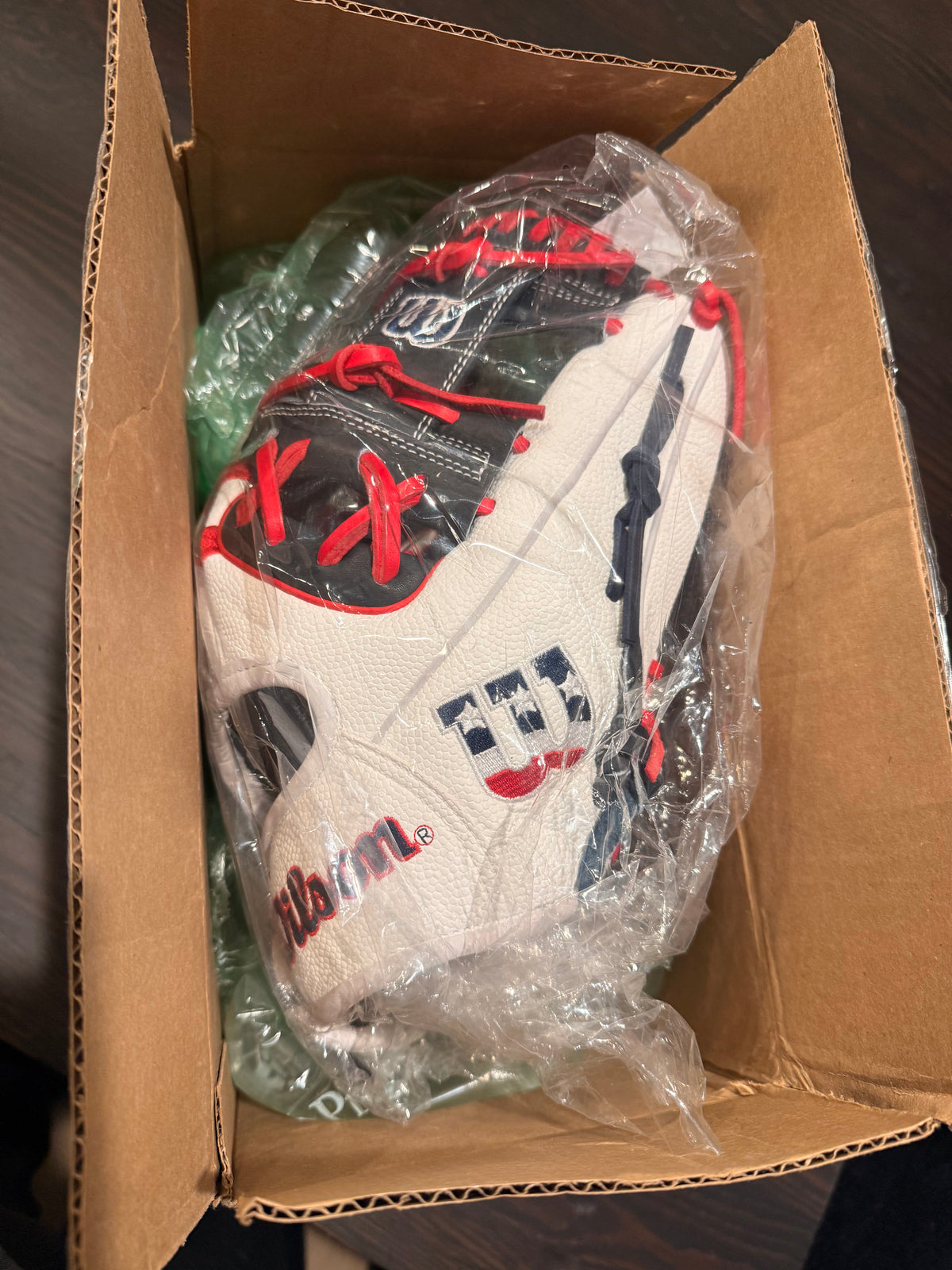 2026 Banner A2000® 1975SS  (Wilson 11.75'' - 1975 Infield Glove)