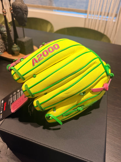*LIMITED-EDITION 2026 WILSON A2000®  1975SS  (Wilson 11.75'' - Infield Glove)