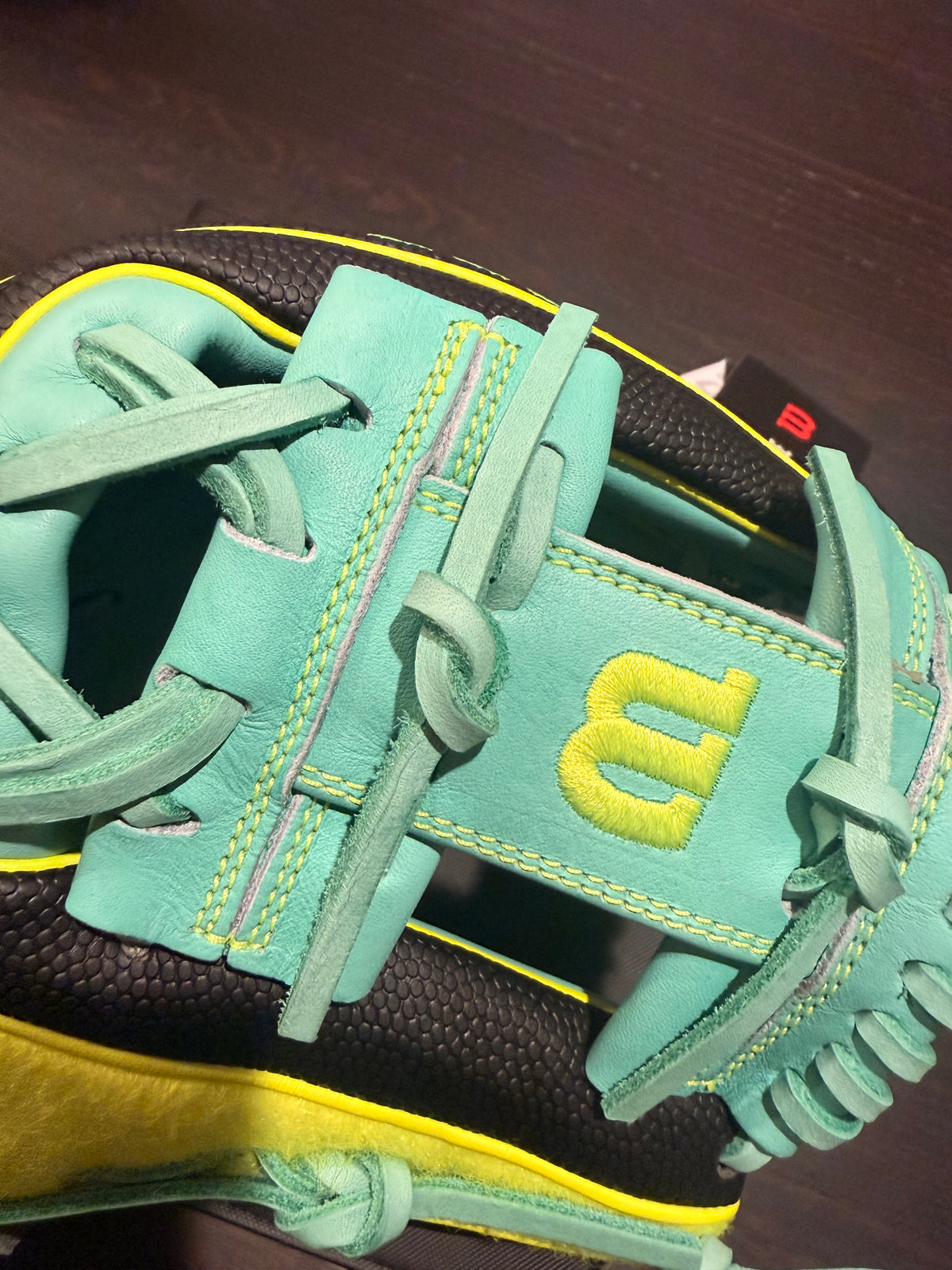*LIMITED-EDITION WILSON “TENNIS BALL” A2000®  1786SS  (Wilson 11.5'' - Infield Glove)