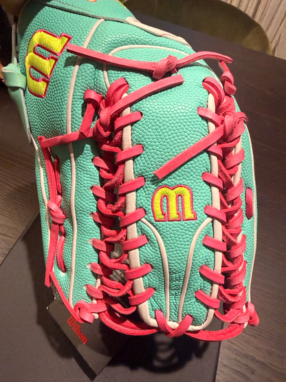 *2025 WILSON A2000® SCOT7SS  (12.75" Spin Control Outfield Glove)