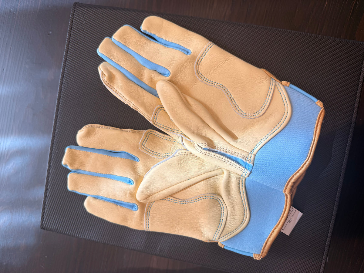 *Bruce Bolt Short Cuff (Creator Series Ivory Blue Batting Gloves)