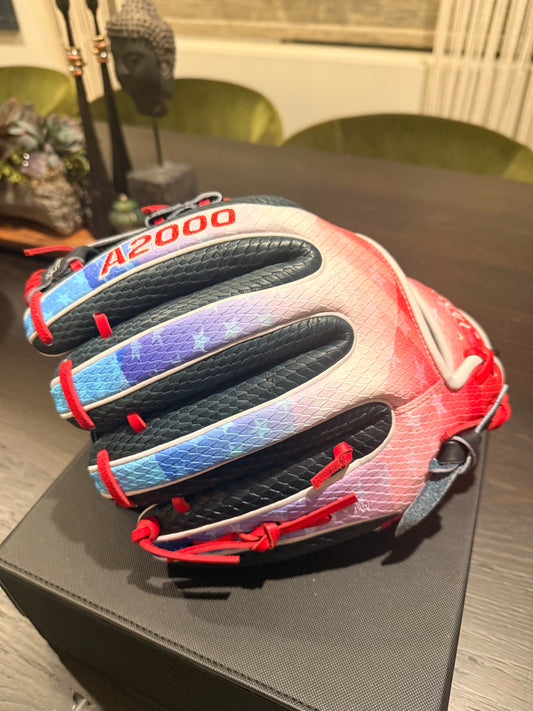 *2026 USA 250 Wilson A2000® 1720SS* (11.5" Limited Infield Glove) - NWT