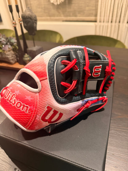 *2026 USA 250 Wilson A2000® 1720SS* (11.5" Limited Infield Glove) - NWT