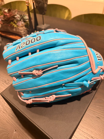 *2025 Wilson A2000 D25 12.25* - (Winter Pitcher's Baseball Glove RHT) - NWT