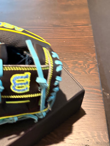2025 Wilson A2000 PF88SS (11.25" Pedroia Fit Infield Glove RHT) - NWT