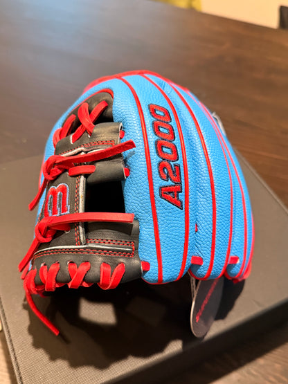 *2025 Wilson A2000  PF11SS Pedroia Fit* (11" Infield Glove RHT) - NWT
