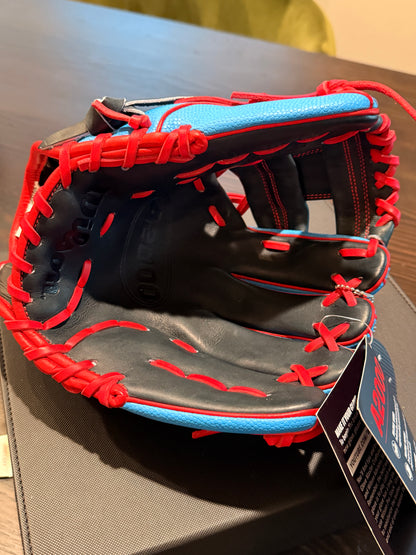 *2025 Wilson A2000  PF11SS Pedroia Fit* (11" Infield Glove RHT) - NWT