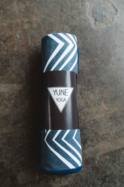 The Diamond Yoga Towel – Quick-Dry, Non-Slip, Eco-Friendly Performance Towel