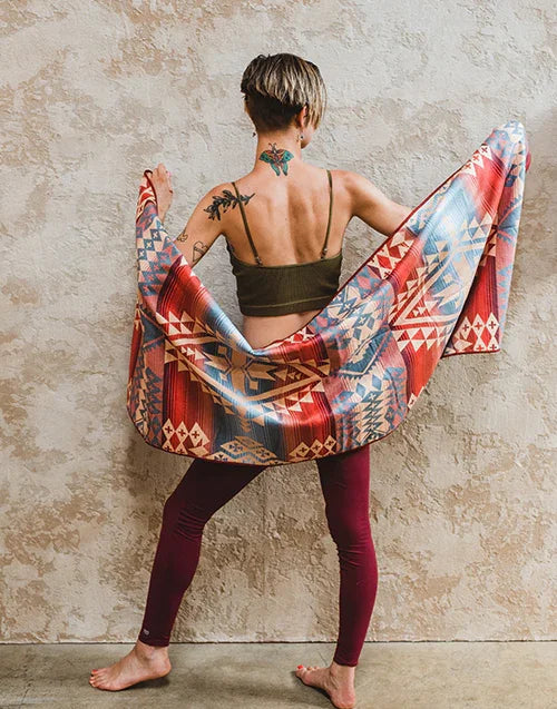 Yoga Towel | Lightweight | Turquoise | Silicon Non Slip Nubs | Microfiber | Yune Yoga | Harding Black